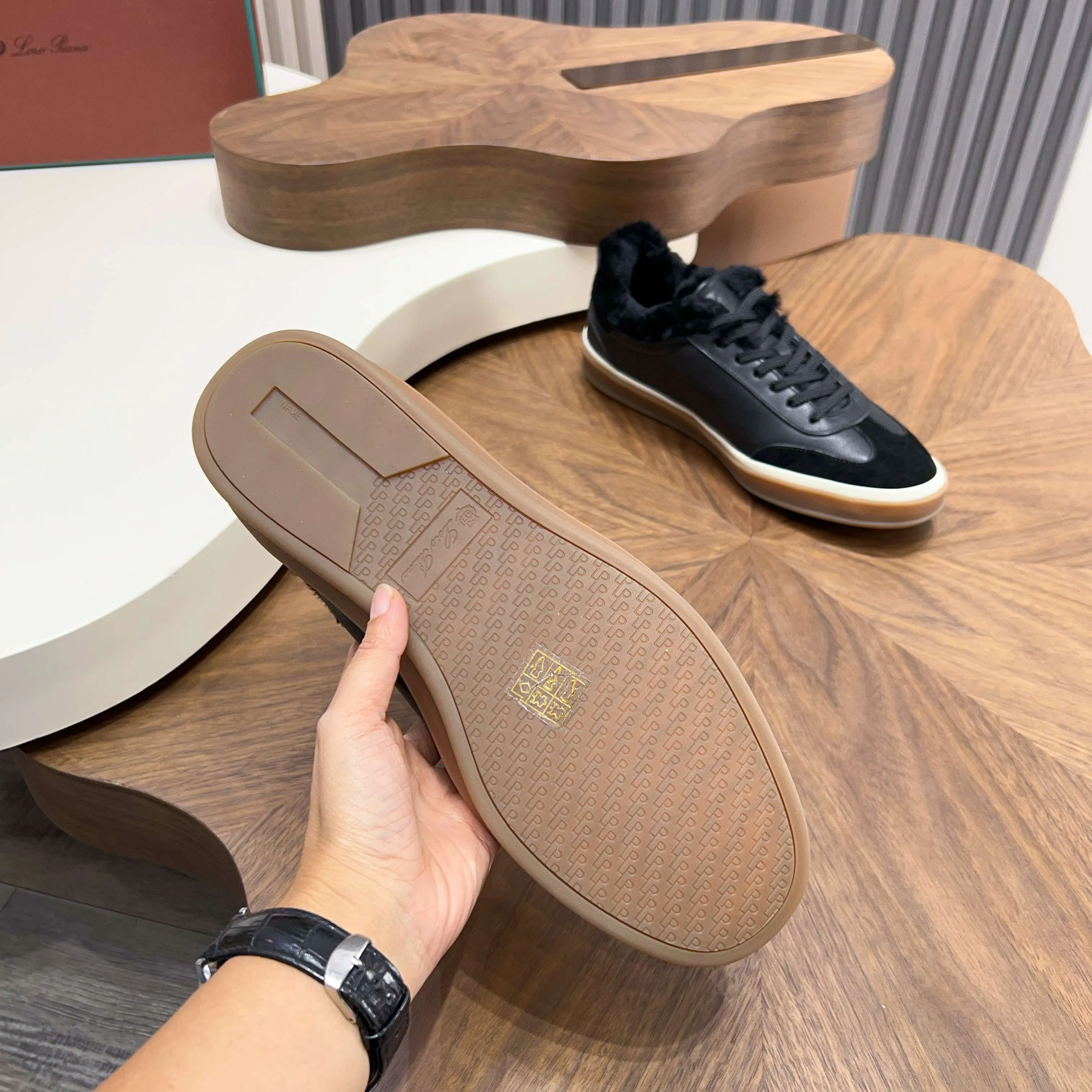 💰740 Loro Piana - Classic casual wool shoes, men's lace-up casual shoes and sneakers, high-quality lightweight and comfortable fabrics, suitable for outdoor leisure, the color is young and energetic, and it looks great with sportswear or casual suits! Code number: 39-44 (45, 46, can be customized)